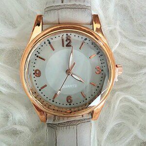 NWOT Women's Quartz Watch 34mm Gold Case Light Grey Band